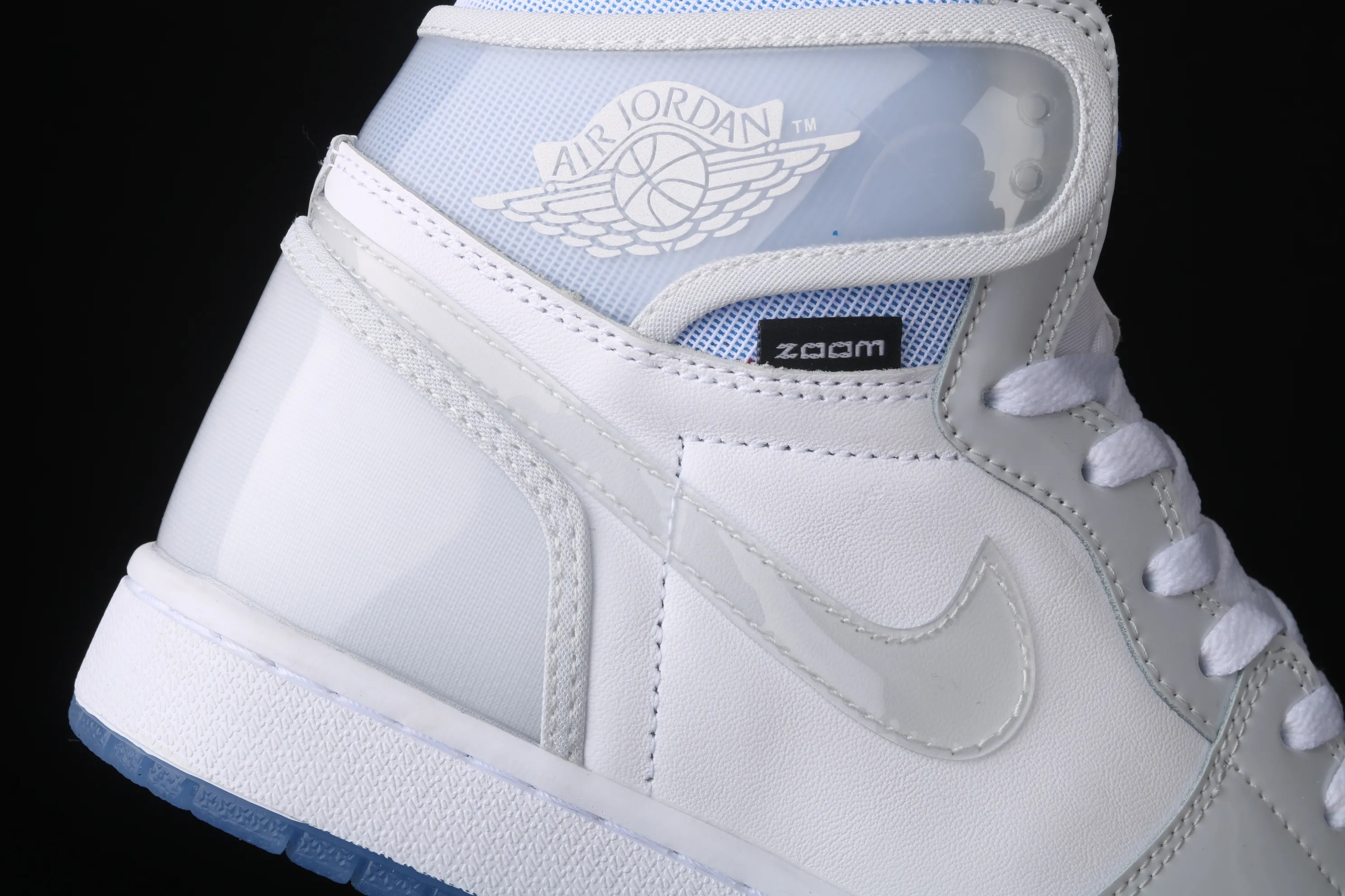 All categories Air Jordan Jordan series basketball shoes Air Jordan 1 High pure original version Air Jordan 1 High Zoom R2T AJ1 Joe 1 white gray blue patent leather gradient crystal bottom CK6637-104